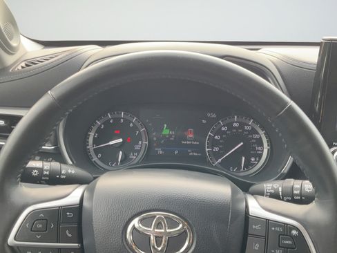 Used 2020 Toyota Highlander Platinum AWD/4WD image 14