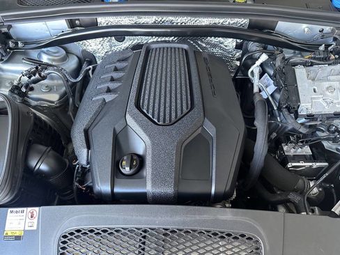 Used 2023 Porsche Macan Turbo image 44