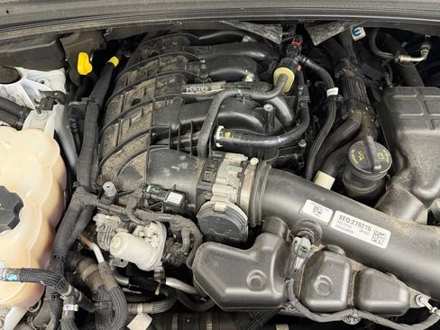 Used 2023 Jeep Grand Cherokee Altitude image 9