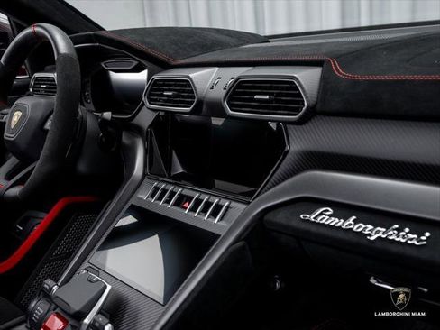 Used 2023 Lamborghini Urus Performante AWD/4WD image 47