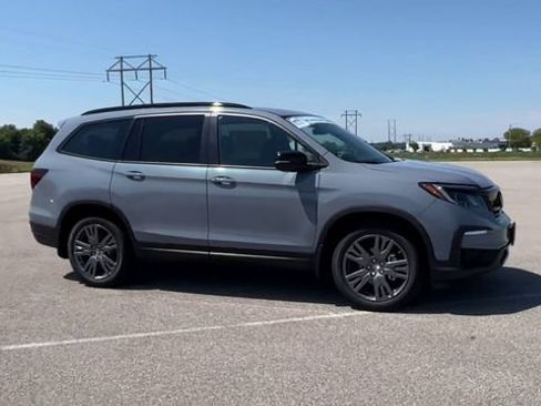 Used 2022 Honda Pilot Sport image 2