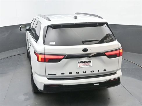 Used 2024 Toyota Sequoia Platinum image 32