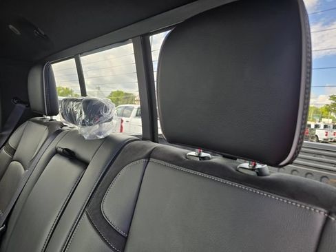Used 2025 RAM 2500 Laramie AWD/4WD image 24