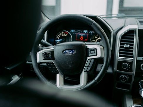 Used 2017 Ford F150 Lariat image 12