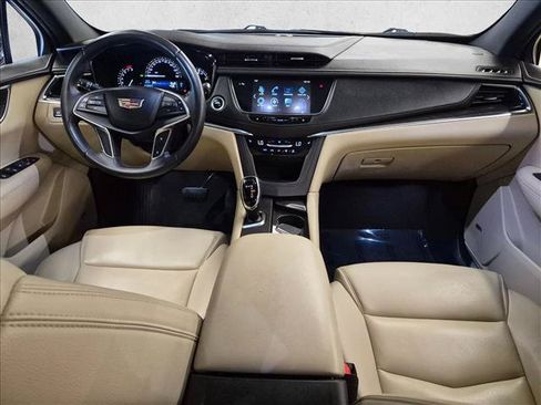Used 2018 Cadillac XT5 AWD image 19