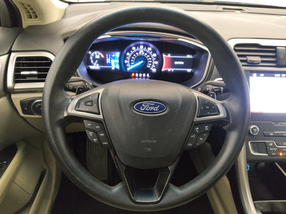 Used 2019 Ford Fusion SE FWD image 22