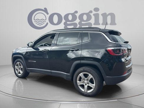 Used 2024 Jeep Compass Latitude AWD/4WD image 3