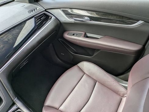 Certified 2024 Cadillac XT6 Premium Luxury AWD/4WD image 16