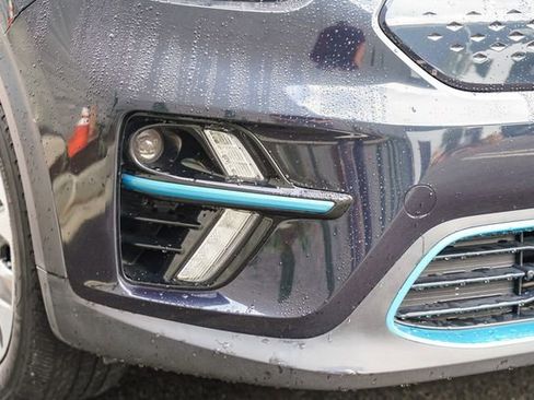 Used 2022 Kia Niro EX Premium image 4