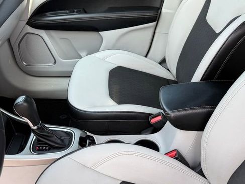 Used 2017 Jeep Compass Latitude w/ Popular Equipment Group image 23