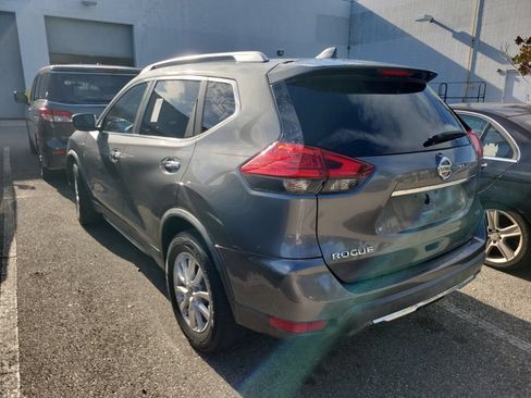 Used 2017 Nissan Rogue SV FWD image 4