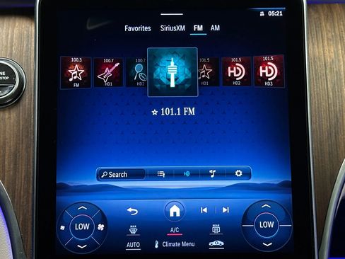 Used 2023 Mercedes-Benz C 300 Sedan image 39