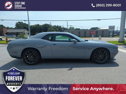 Used 2022 Dodge Challenger R/T Scat Pack w/ Plus Package RWD image 8