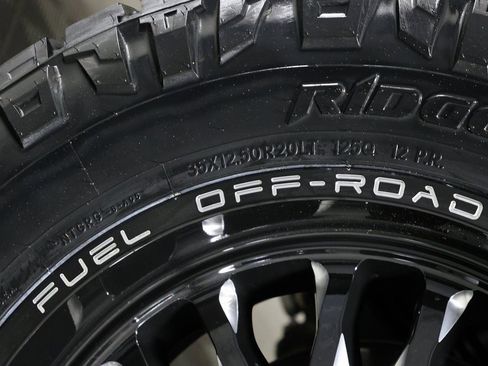 Used 2025 GMC Sierra 2500 SLT w/ SLT Premium Package image 52