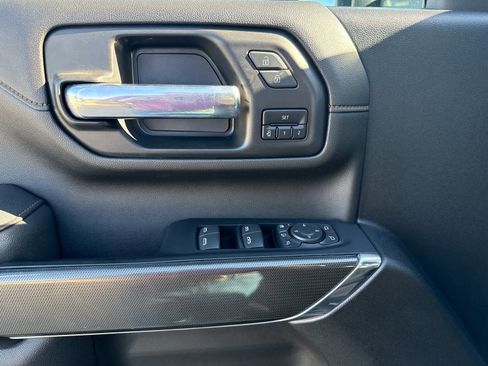 Used 2023 GMC Sierra 2500 AT4 w/ AT4 Preferred Package image 10