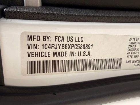 Used 2023 Jeep Grand Cherokee 4WD 4xe image 38