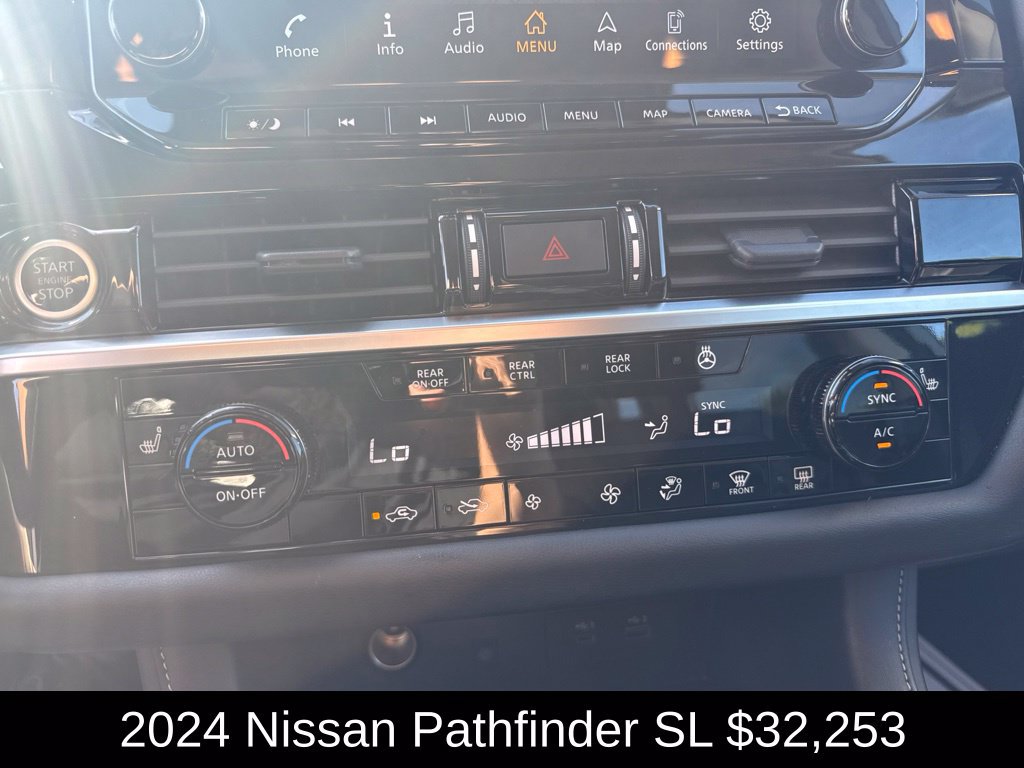 Used 2024 Nissan Pathfinder SL AWD/4WD image 33