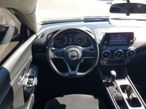Used 2021 Nissan Sentra S image 9