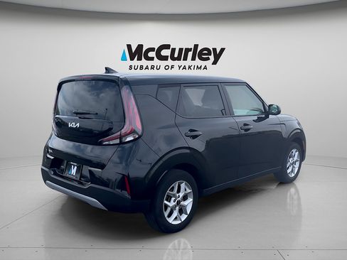 Used 2024 Kia Soul LX w/ Option Group 015 FWD image 5