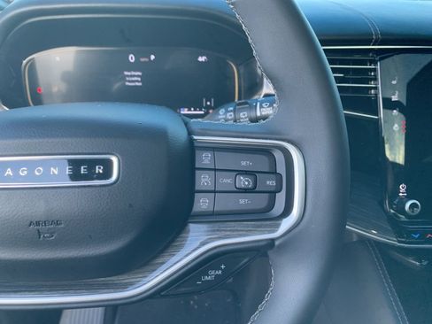 Used 2022 Jeep Wagoneer Series II w/ Premium Group I image 22