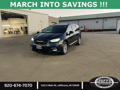 Used 2022 Chrysler Pacifica Touring-L