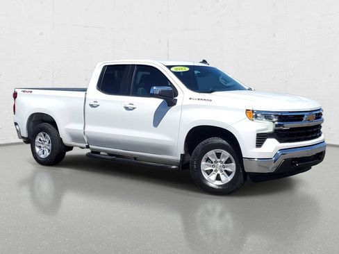 Used 2023 Chevrolet Silverado 1500 LT AWD/4WD image 2