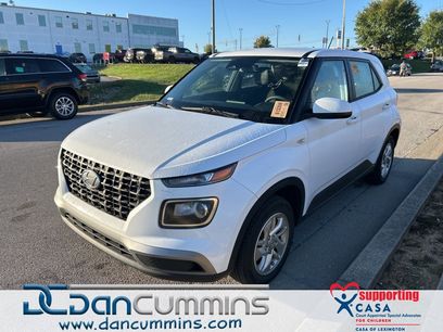 Used 2023 Hyundai Venue SE w/ Cargo Package