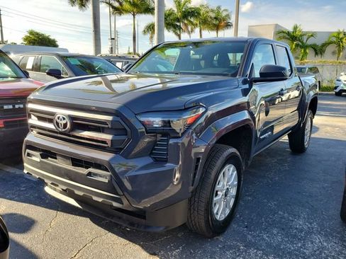 Used 2025 Toyota Tacoma SR5 RWD image 33