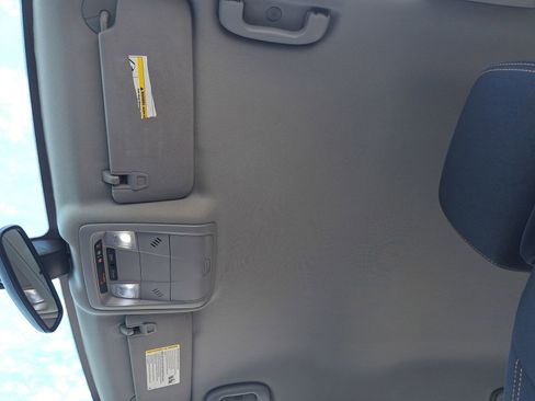 Used 2018 GMC Terrain SLE w/ Driver Convenience Package FWD image 31