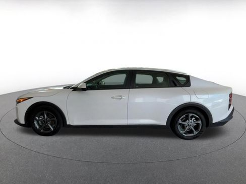 Used 2025 Kia K4 LXS image 8