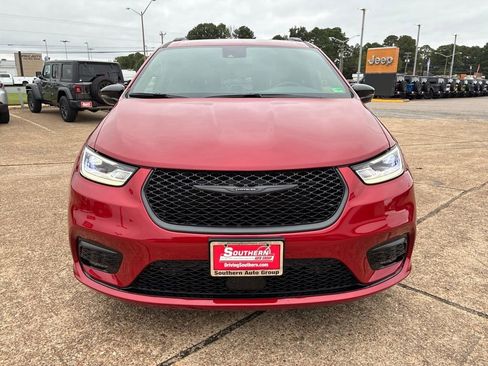 New 2026 Chrysler Pacifica Select w/ S Appearance Package image 9