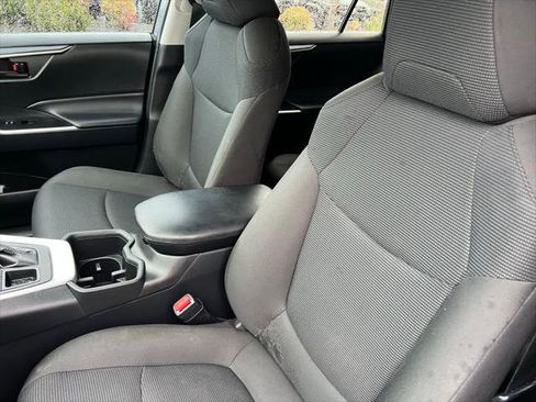 Certified 2024 Toyota RAV4 LE AWD/4WD image 13