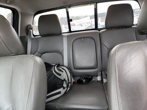 Used 2019 Nissan Frontier SL image 29