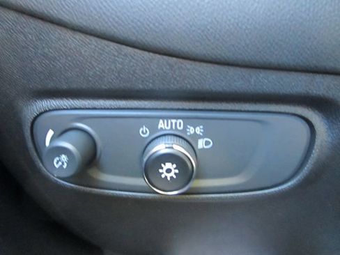 Used 2022 Chevrolet Equinox LT image 12