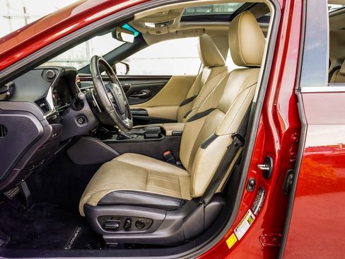 Used 2020 Lexus ES 350 Ultra Luxury w/ Accessory Package 2 FWD image 32