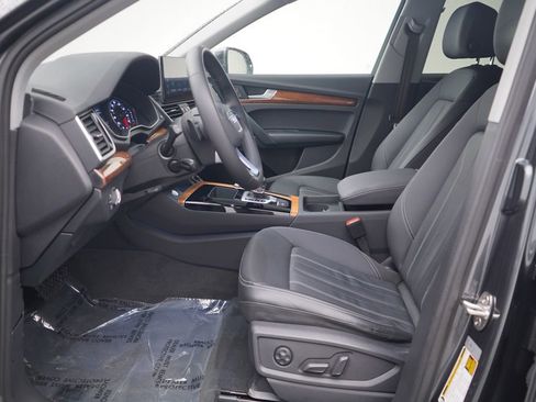 Used 2023 Audi Q5 2.0T Premium w/ Convenience Package image 6