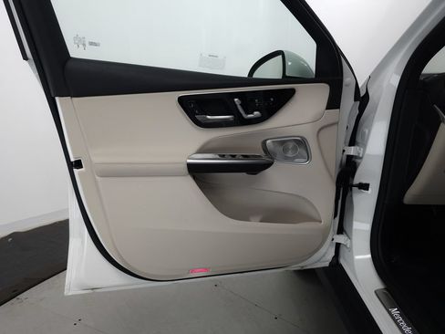 Certified 2026 Mercedes-Benz GLC 300 4MATIC image 5
