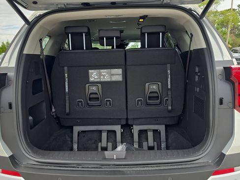 New 2026 Kia Carnival EX FWD image 10
