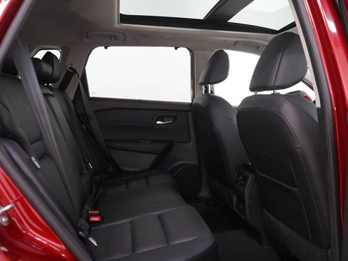 Used 2023 Nissan Rogue SV w/ SV Premium B Package AWD/4WD image 14