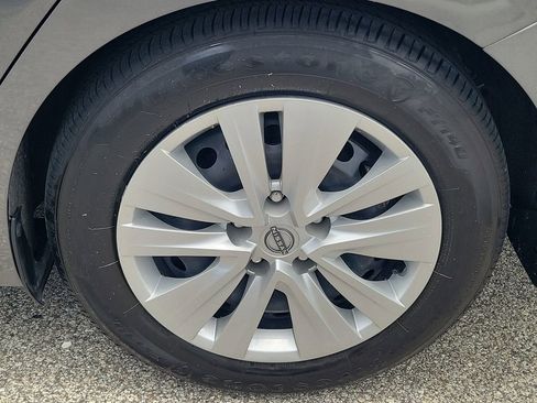 Used 2025 Nissan Sentra S FWD image 8