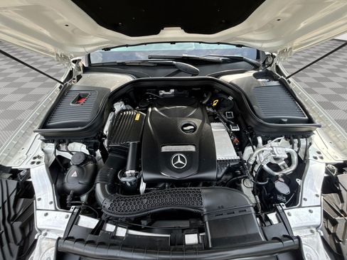 Used 2017 Mercedes-Benz GLC 300 4MATIC w/ Premium 2 Package image 18