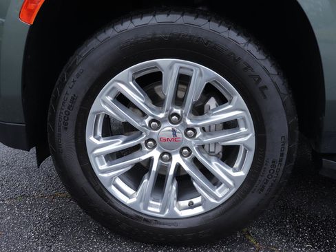Used 2024 GMC Yukon SLT w/ SLT Luxury Package AWD/4WD image 47