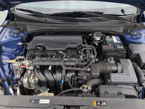 Used 2021 Hyundai Elantra SEL w/ Convenience + Premium Package image 13