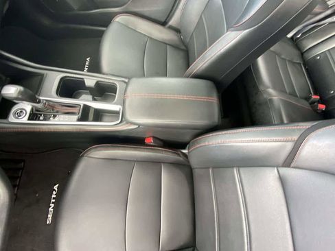 Used 2025 Nissan Sentra SR w/ SR Premium Package FWD image 20