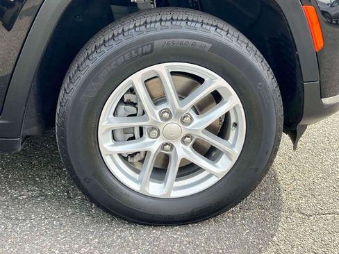 Used 2022 Jeep Grand Cherokee L Laredo w/ Luxury Tech Group I image 5