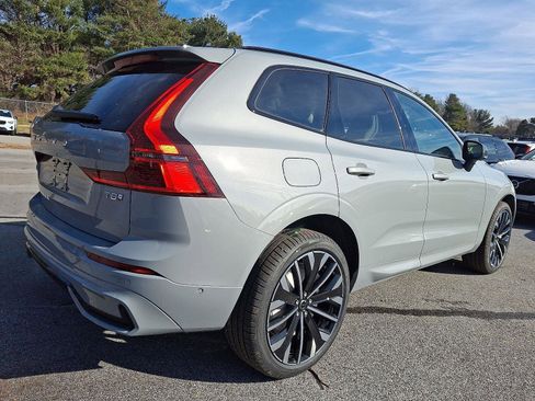 New 2026 Volvo XC60 T8 Ultra w/ Climate Package image 4