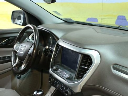 Used 2018 GMC Acadia SLT image 10