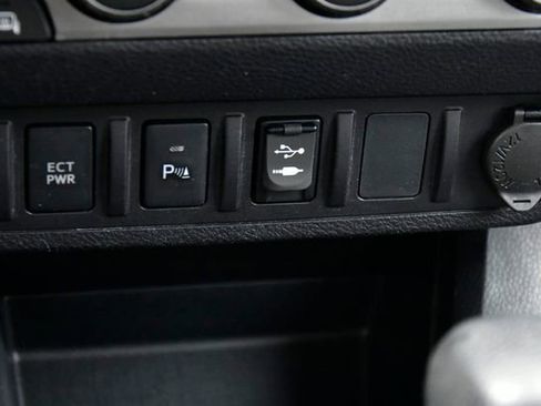 Used 2019 Toyota Tacoma SR5 image 23