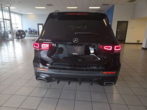 Used 2023 Mercedes-Benz GLB 250 image 7