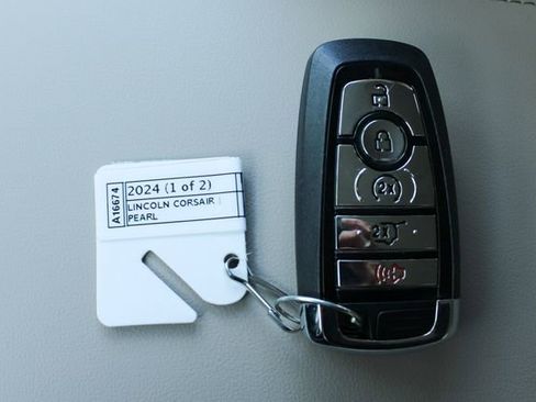 Used 2024 Lincoln Corsair Premiere image 29